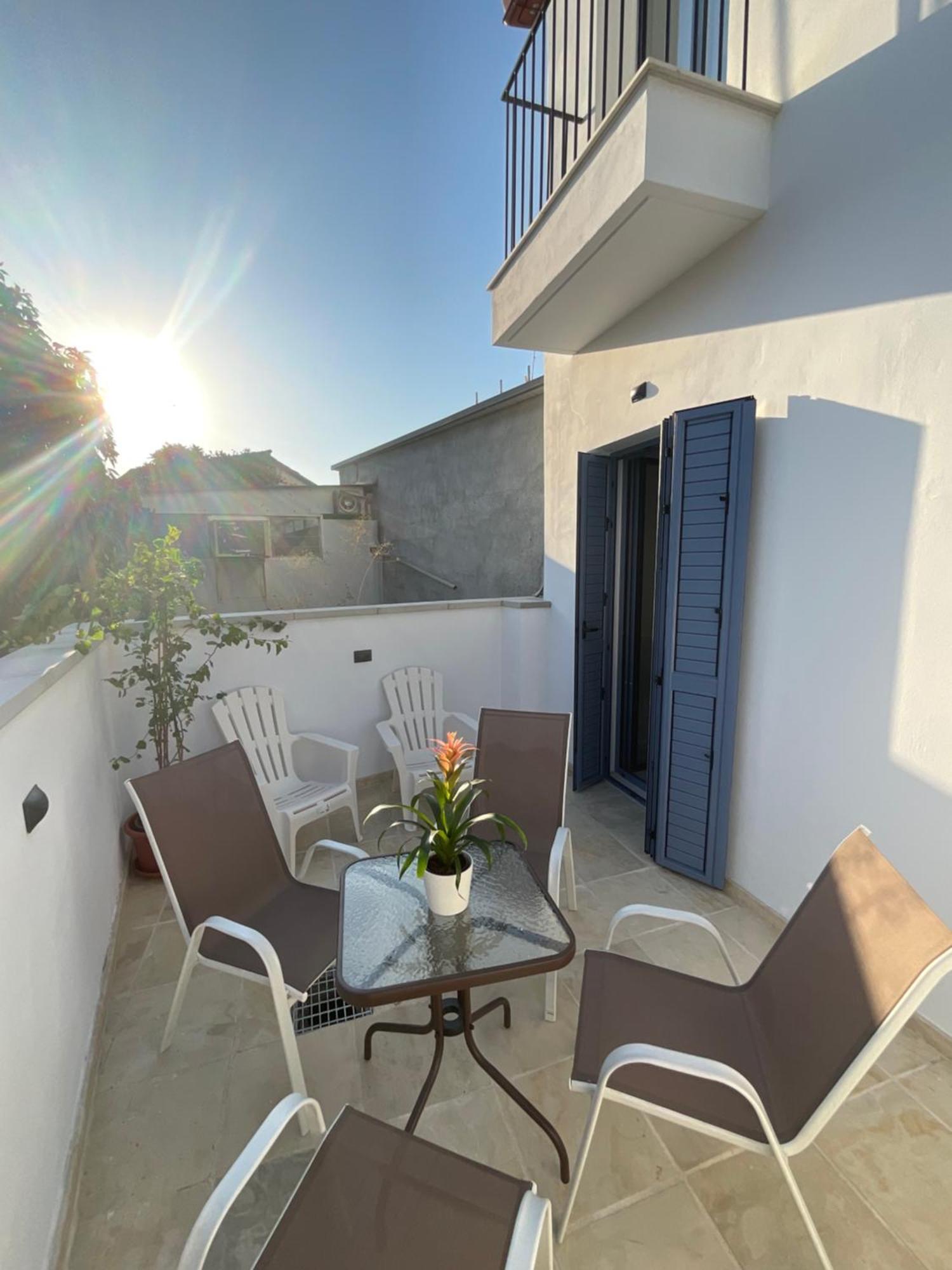 Le Voyageur By The Sea - Furnished Rooms Lárnaka Kültér fotó