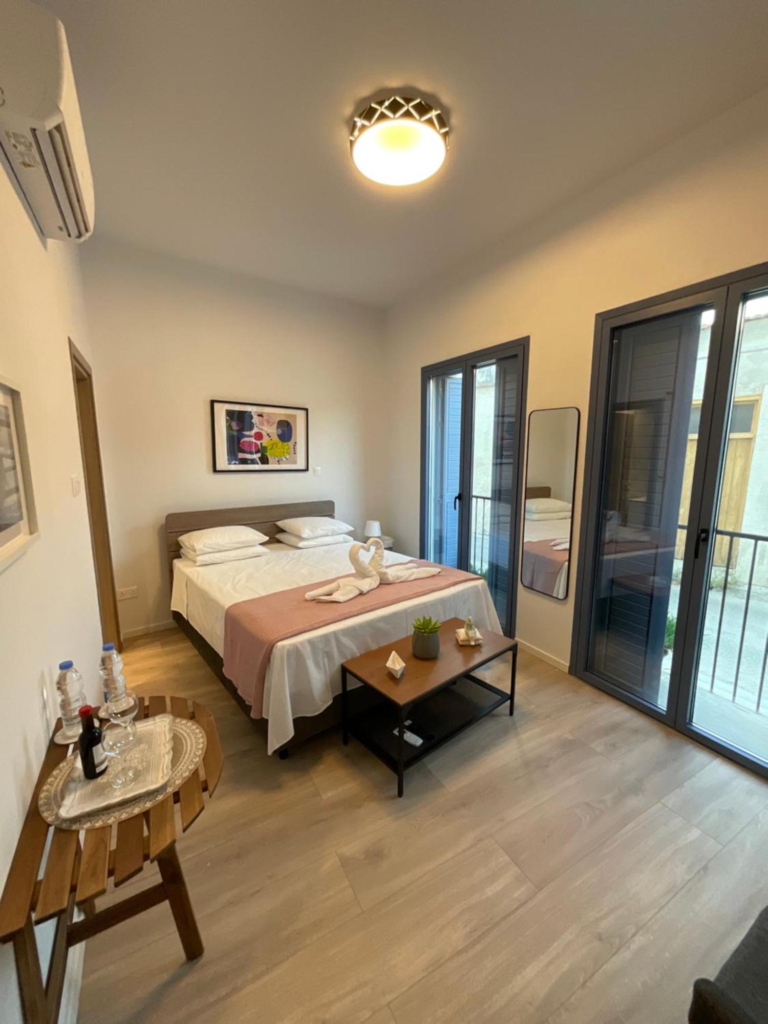 Le Voyageur By The Sea - Furnished Rooms Lárnaka Kültér fotó