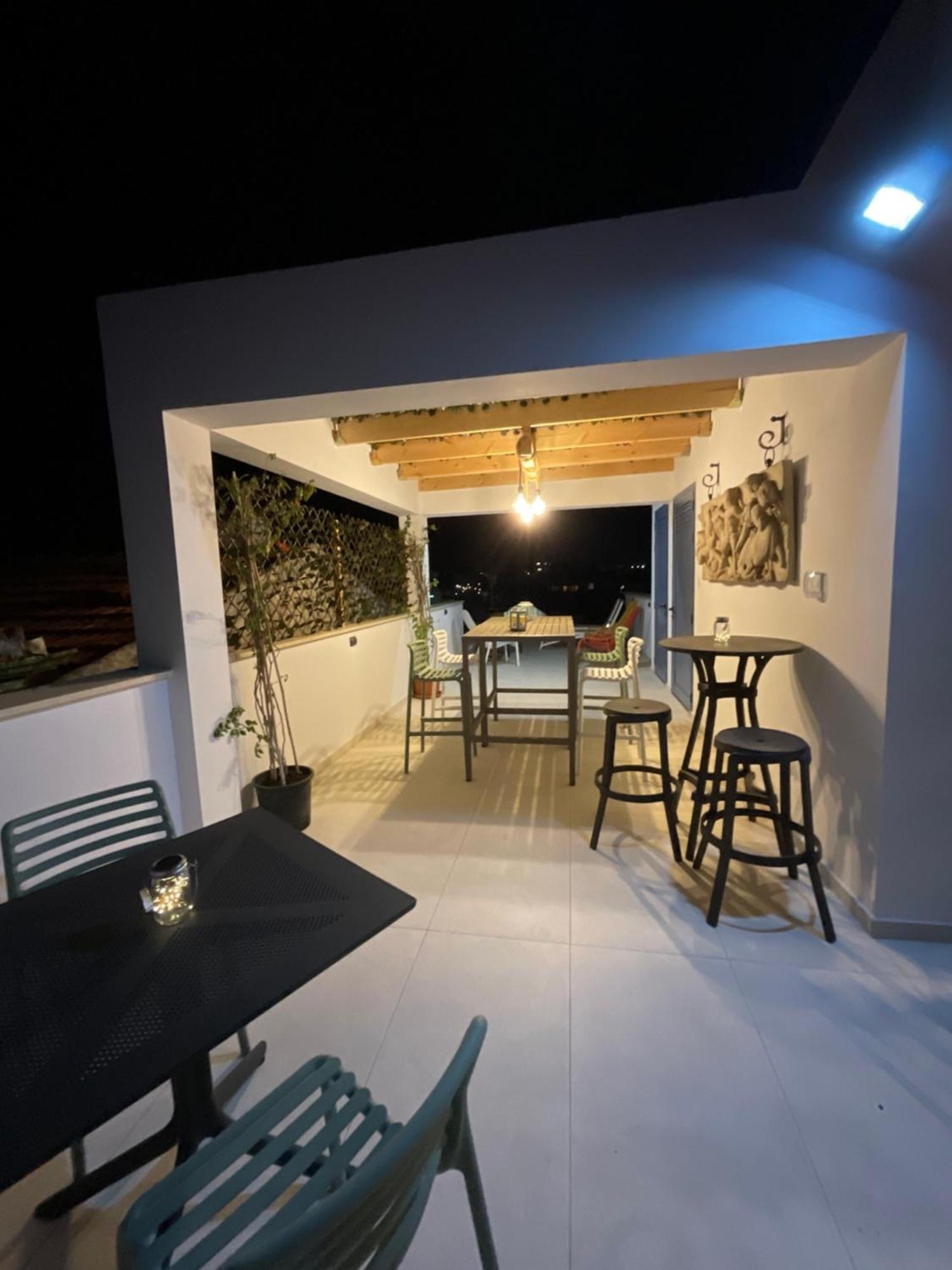 Le Voyageur By The Sea - Furnished Rooms Lárnaka Kültér fotó