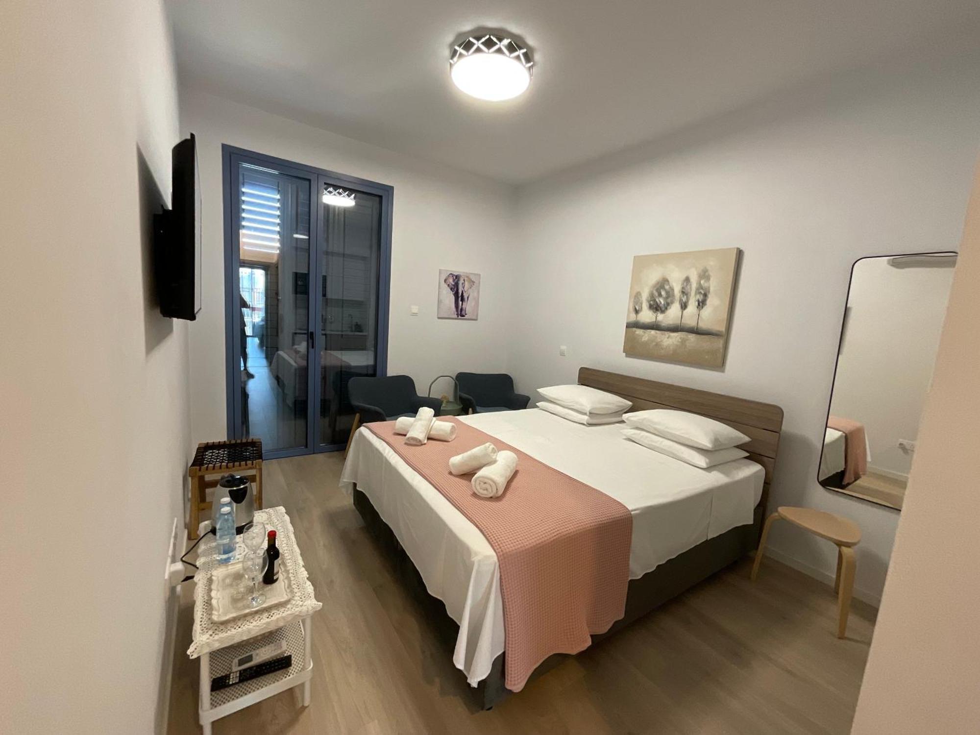Le Voyageur By The Sea - Furnished Rooms Lárnaka Kültér fotó